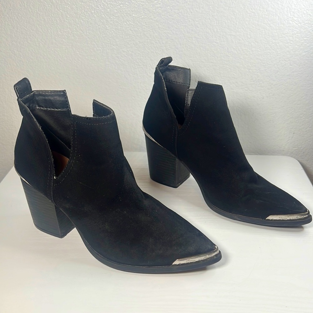 Women’s Massimo suede black boots Sz 8.5